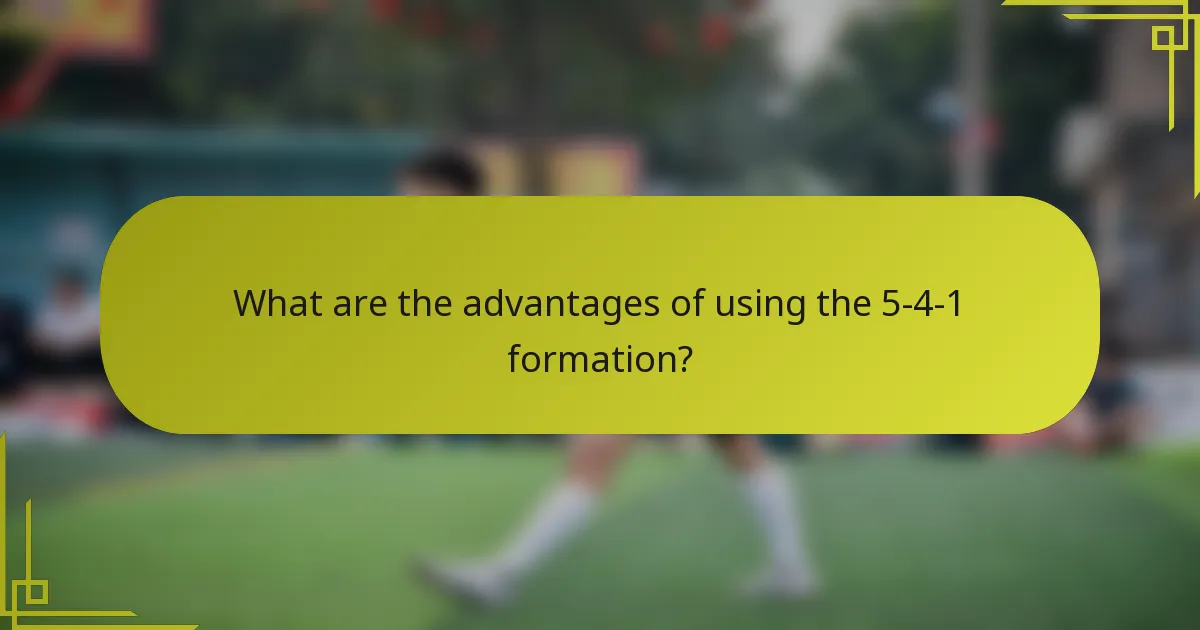 What are the advantages of using the 5-4-1 formation?